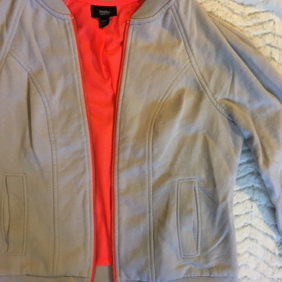 CLOSING SALE Grey Zip Sweatshirt w/ Mesh Lining - Picture 3 of 6